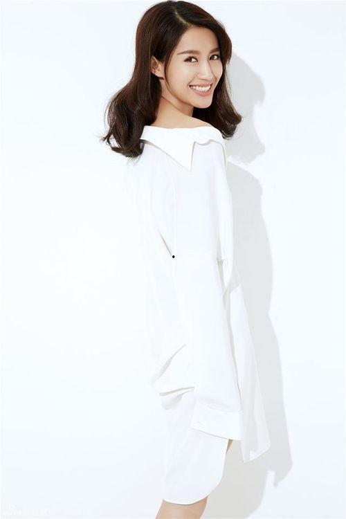 白色衬衣成人写真视频,探寻时尚与内心的交融