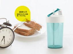 成人水杯可装热水吗视频,能否安全装热水？