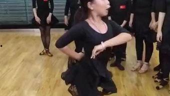 成人拉丁双人比赛视频,激情四溢，舞动魅力