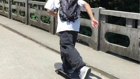 成人如何学手扶滑板视频,成人如何轻松上手手扶滑板